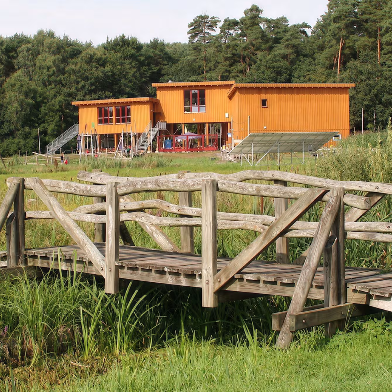 2011: WiesenWelten mit "Haus Spinne", Ausstellung, Erlebnisstationen und Spielbereichen