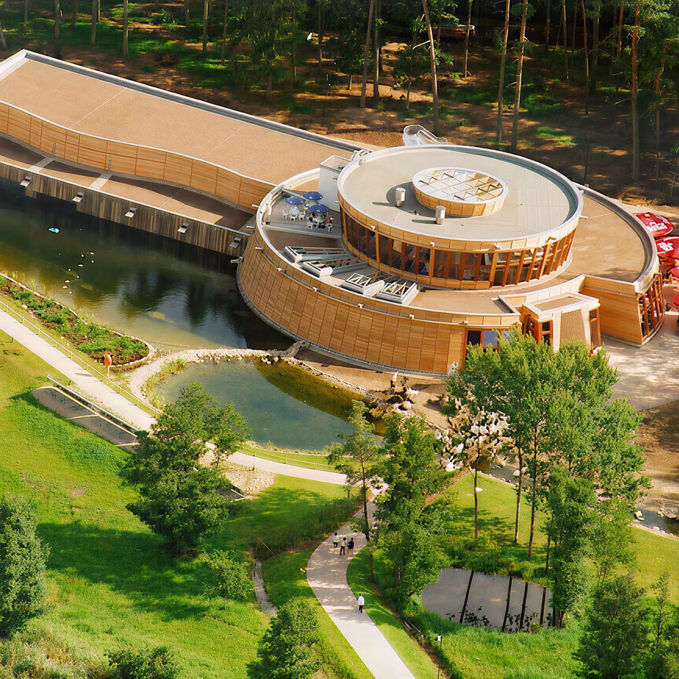2000 erhielt der Park mit dem Umweltbildungszentrum (UBiZ) einen neuen Eingang.