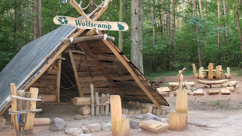 Übernachten im Wolfscamp im Wildpark-MV